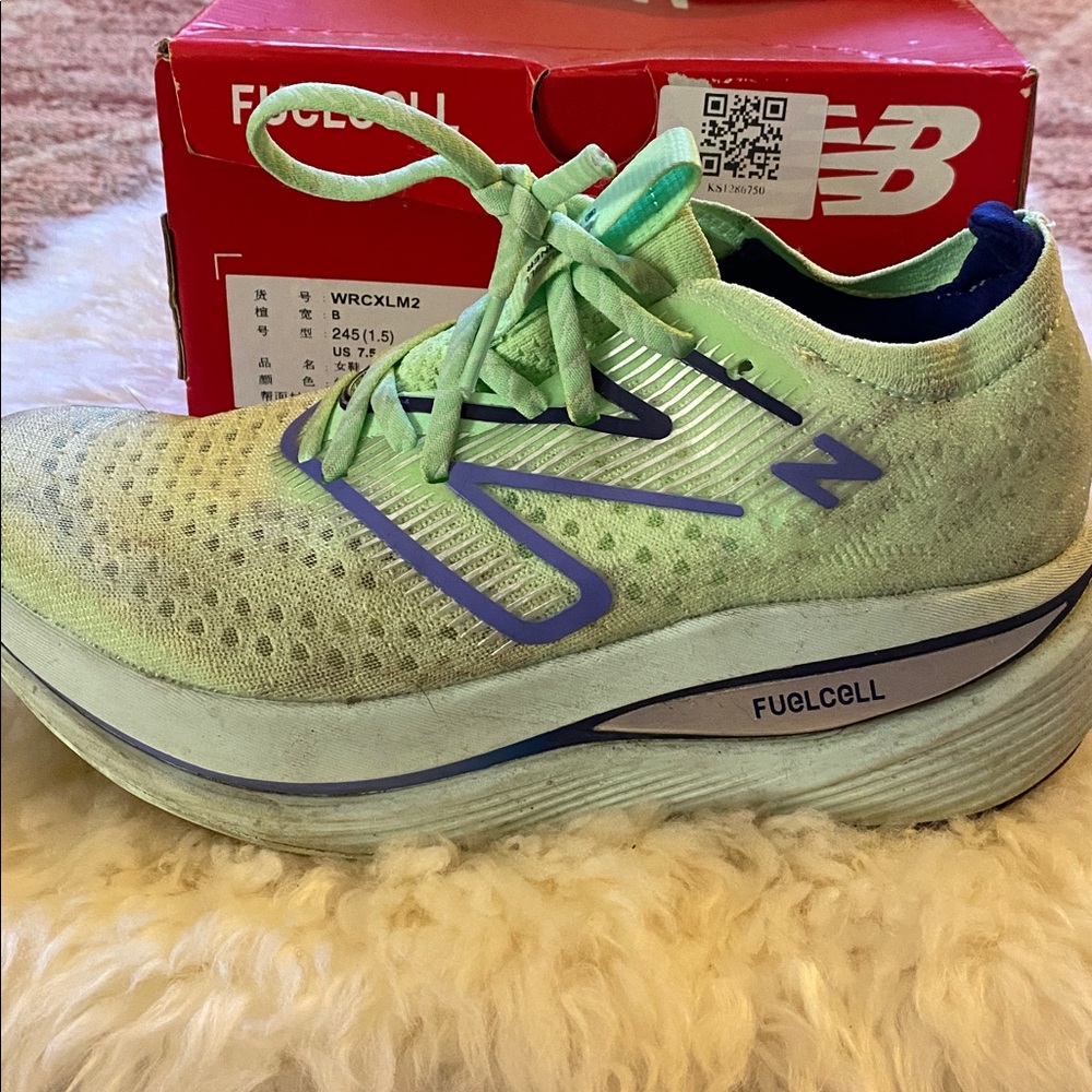 New Balance Women's FuelCell SuperComp Trainer V1 size 7.5